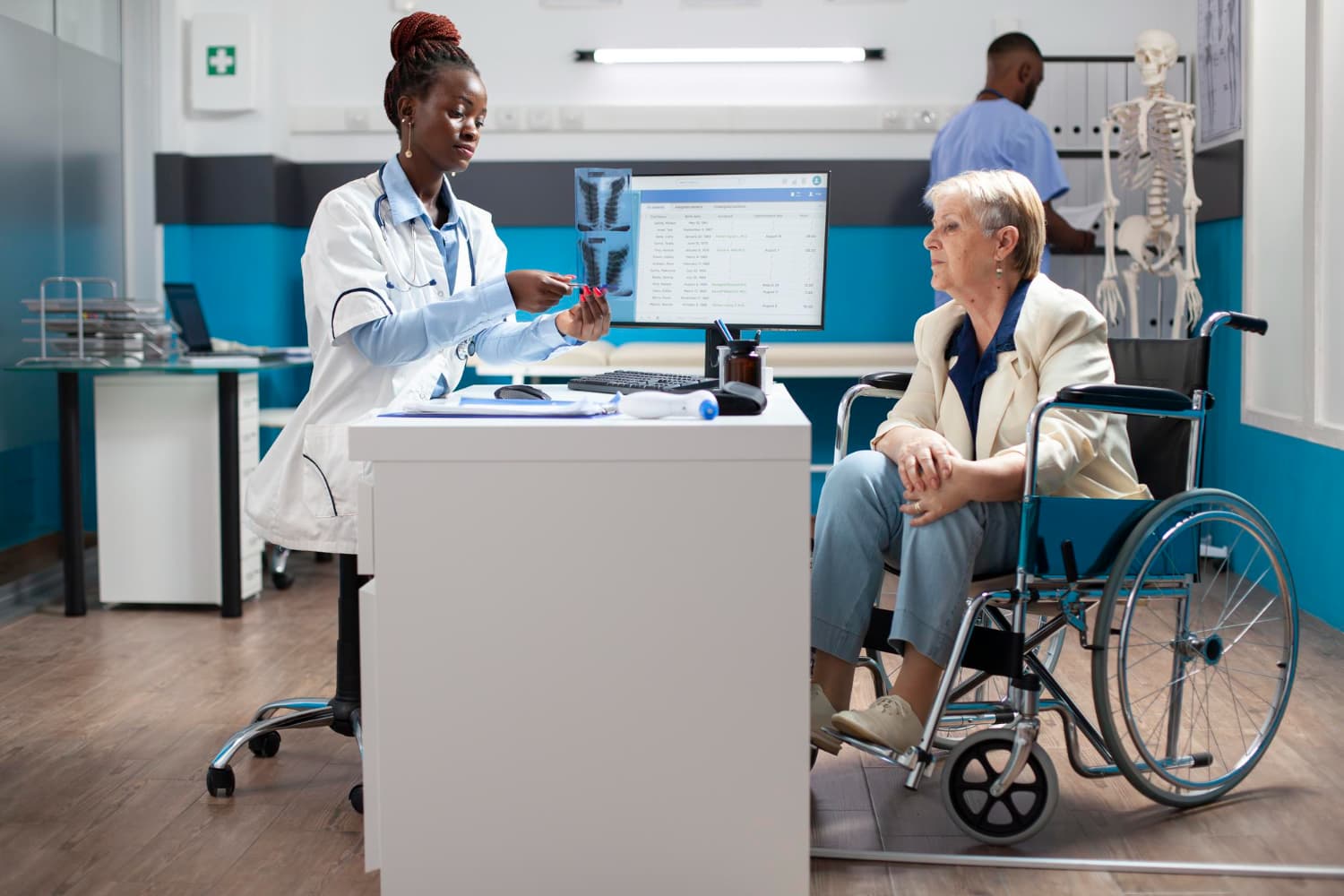 Healthcare professionals using H3X